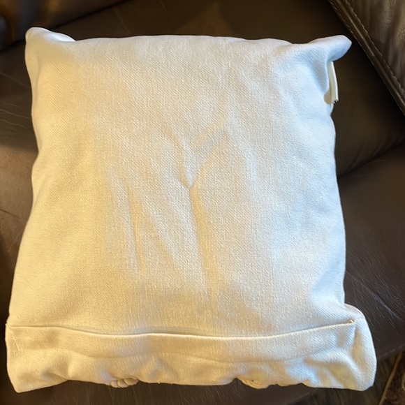 Pillow slip cover - Picture 2 of 3